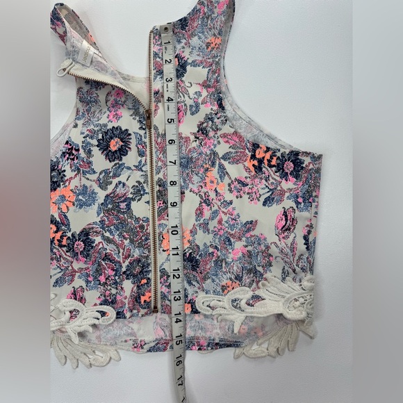 Jealous Tomato Structured Cotton Blend Lace Trim Crop Top Small - Picture 5 of 8